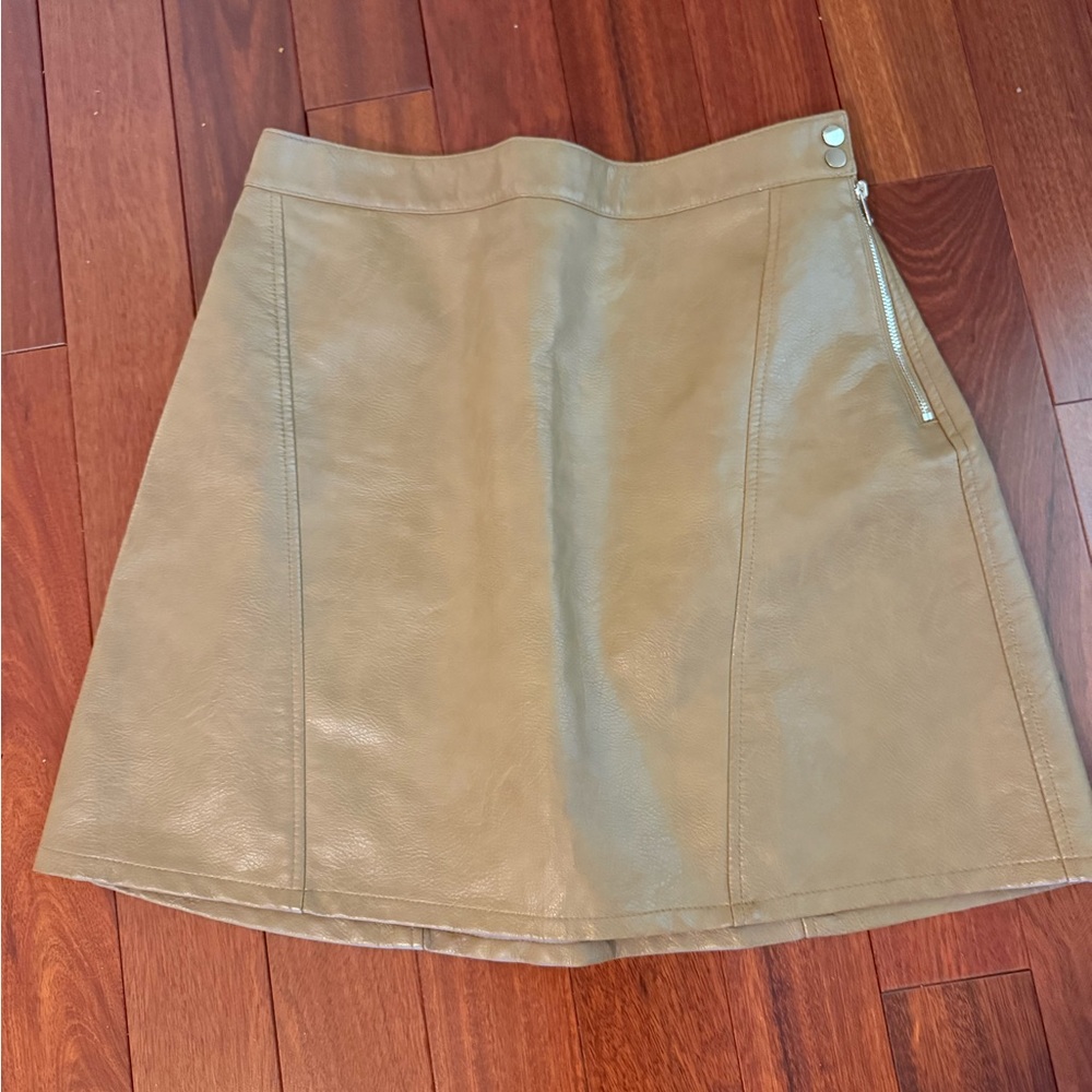 Zara Basic Collection Faux Leather Mini Skirt SZ L  Khaki Tan A-line Vegan
